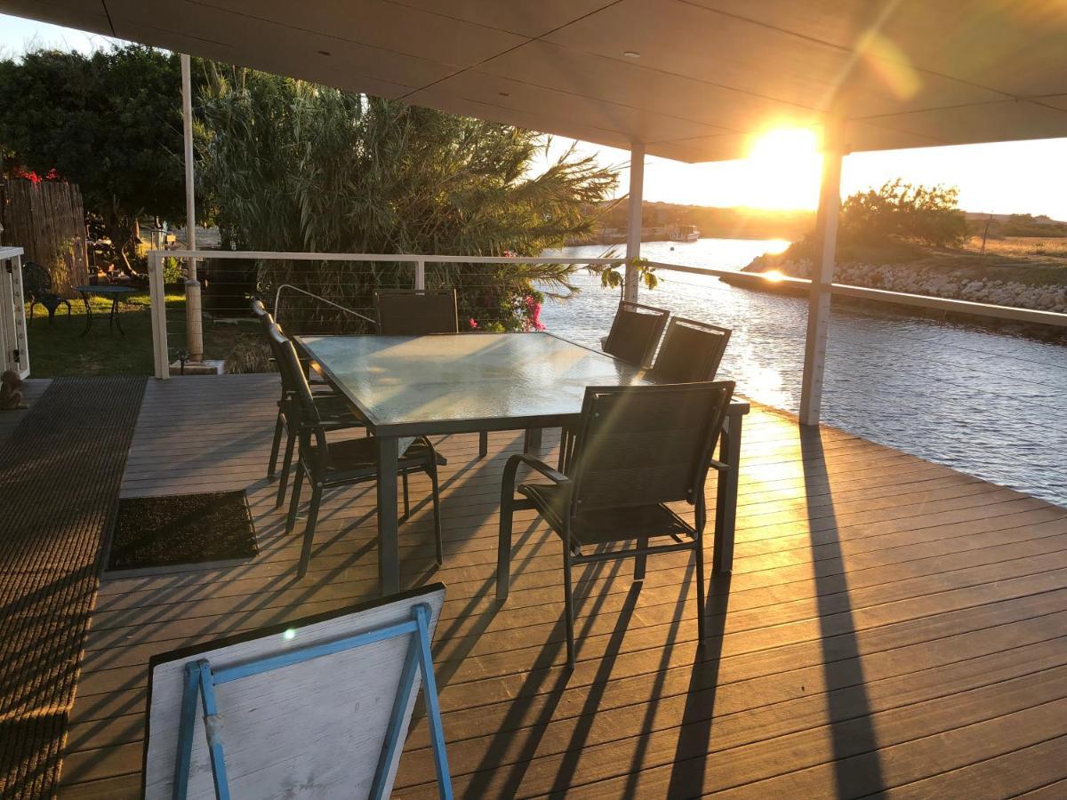 Pelican Point Waterfront Resort Formerly Carnarvon Beach Retreat Luaran gambar