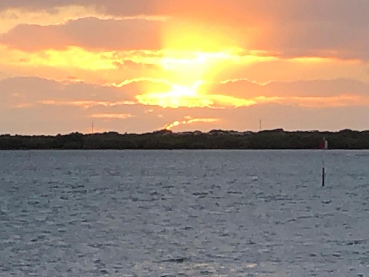 Pelican Point Waterfront Resort Formerly Carnarvon Beach Retreat Luaran gambar